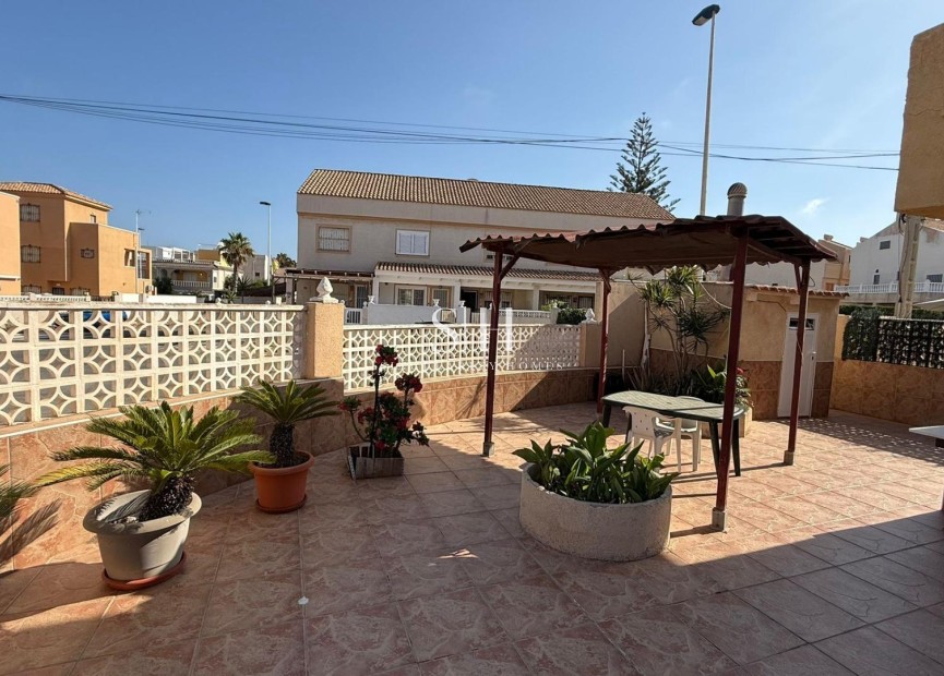Resale - House - Torrevieja - Los Frutales