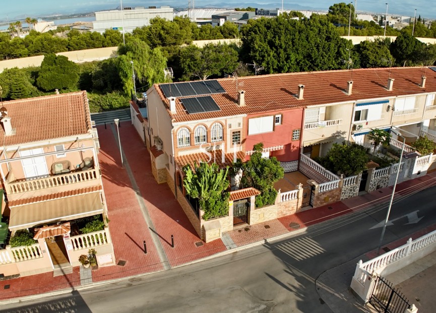 Resale - House - Torrevieja - Playa de los Naufragos