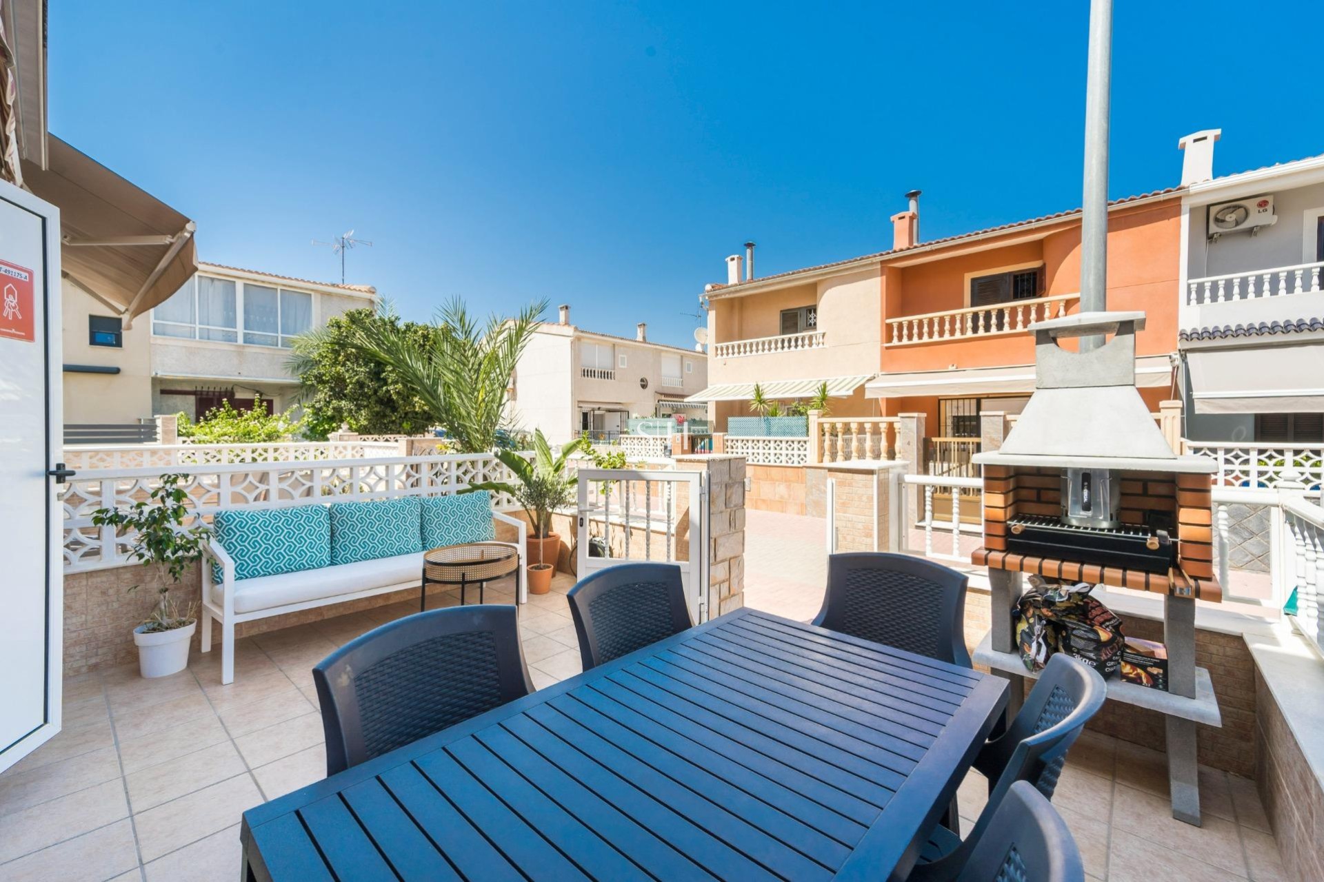Resale - House - Torrevieja - Playa De Los Naufragos