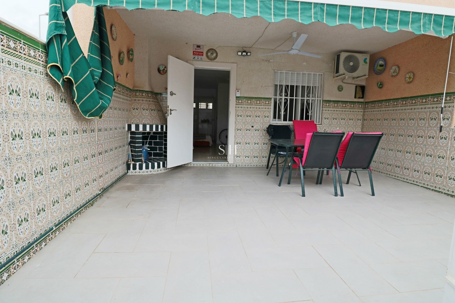 Resale - House - Torrevieja - Playa De Los Naufragos