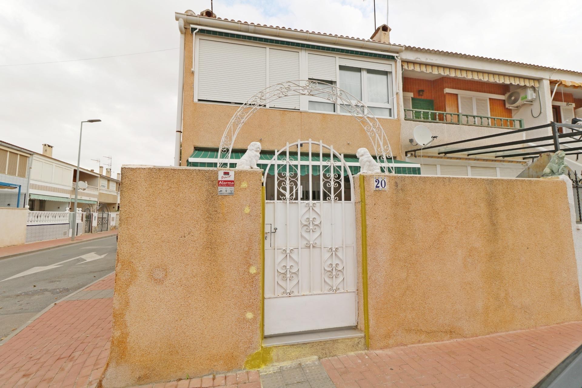 Resale - House - Torrevieja - Playa De Los Naufragos