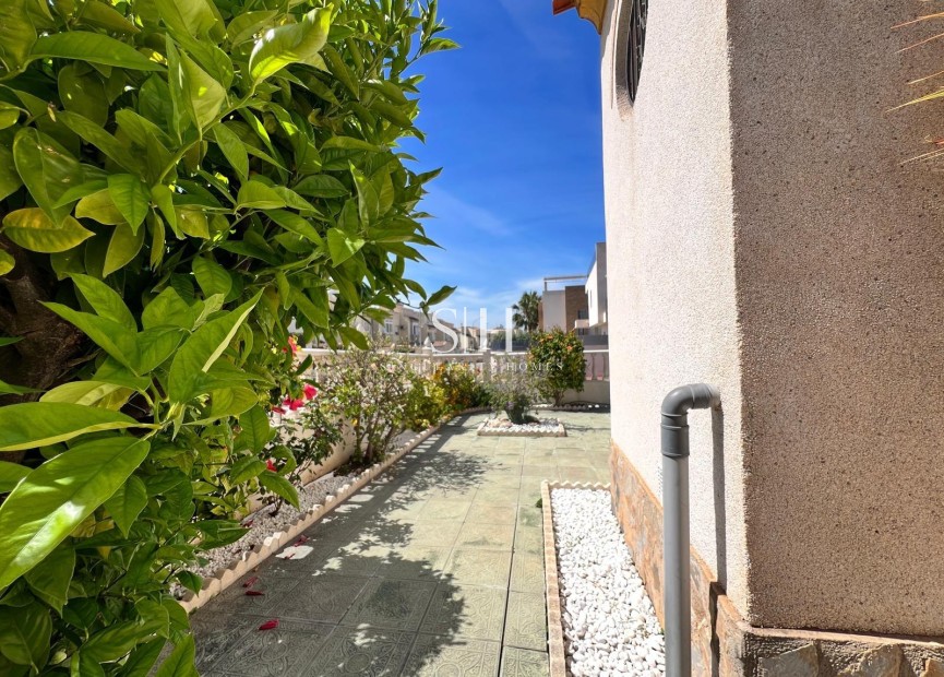 Resale - House - Torrevieja - Torre la mata