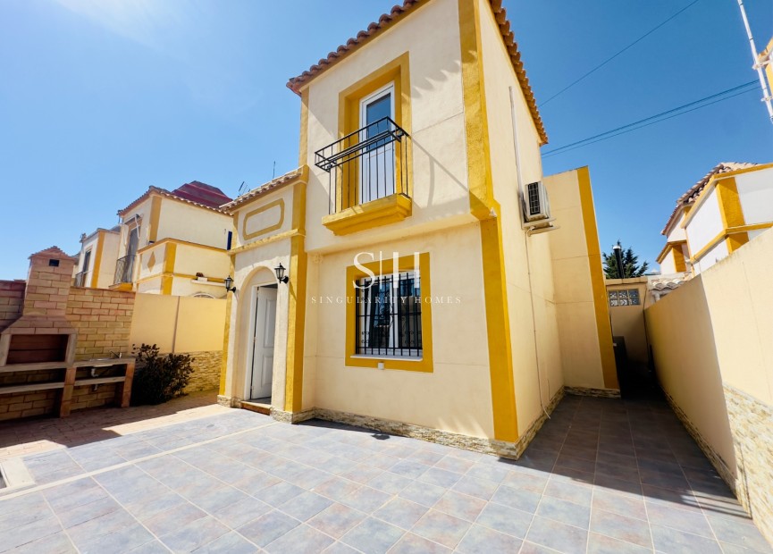 Resale - House - Torrevieja - Torrevieja*