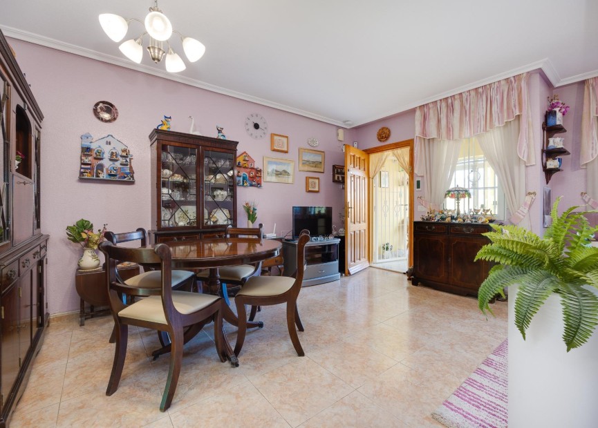 Resale - Town House - Torrevieja - Aguas Nuevas 2