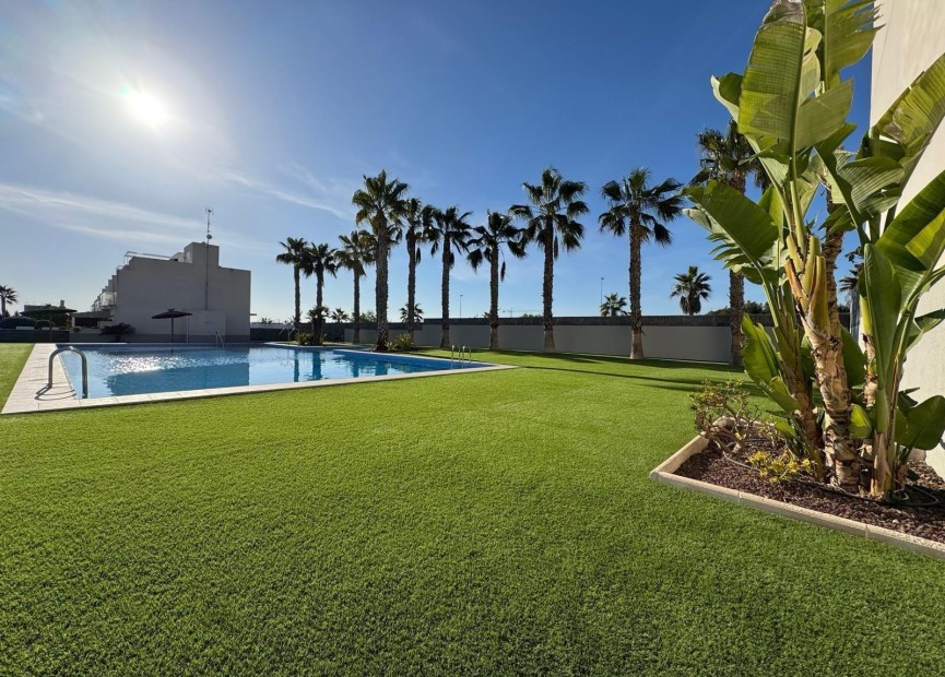 Resale - Town House - Torrevieja - aguas nuevas