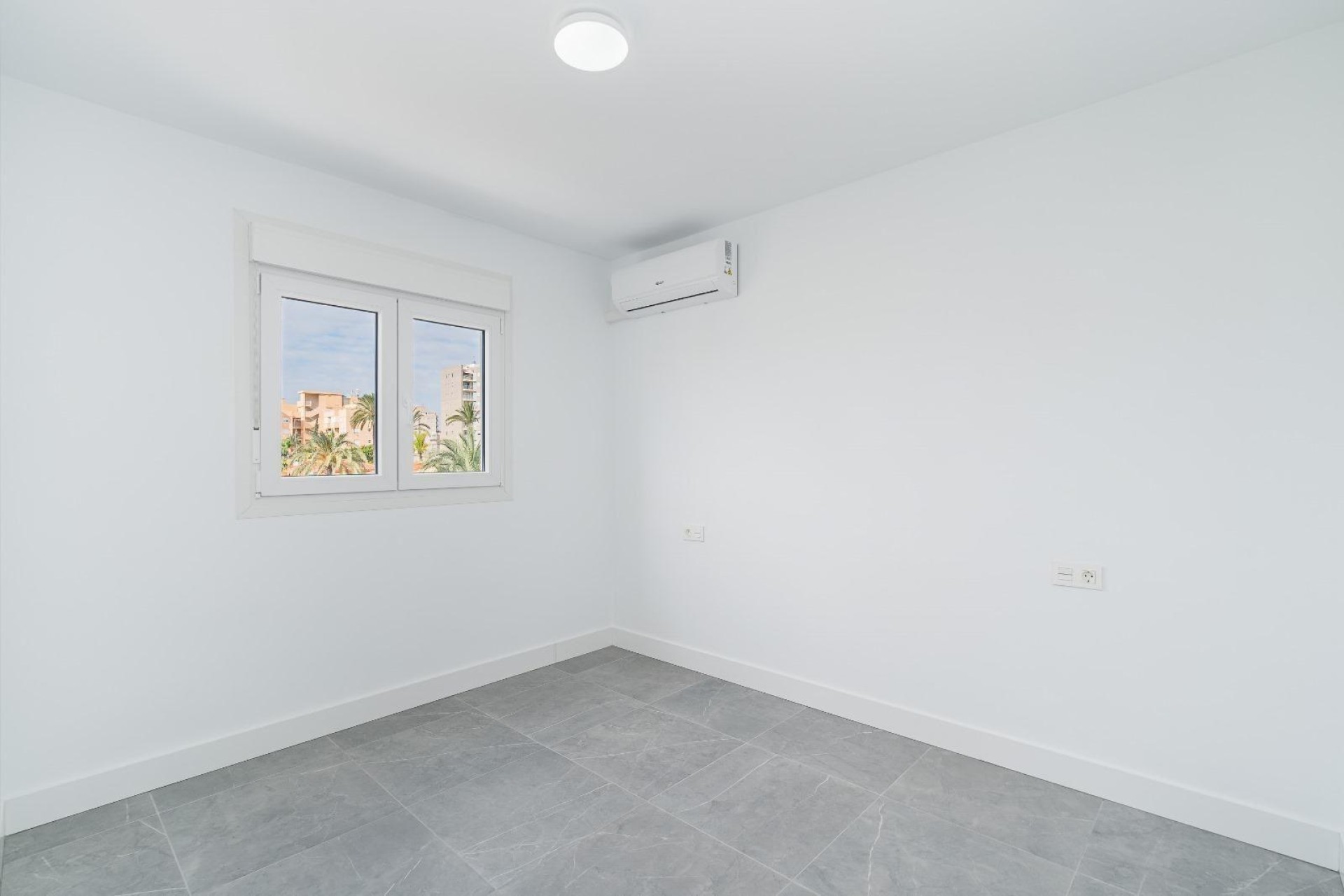 Resale - Town House - Torrevieja - Calas Blanca