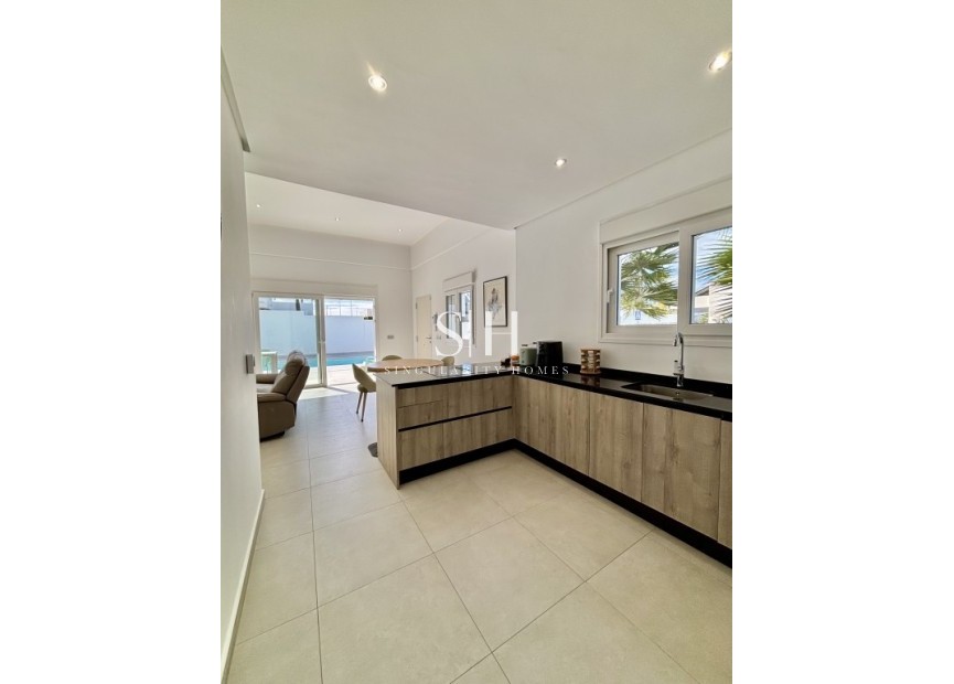 Resale - Villa - Benijofar - Costa Blanca