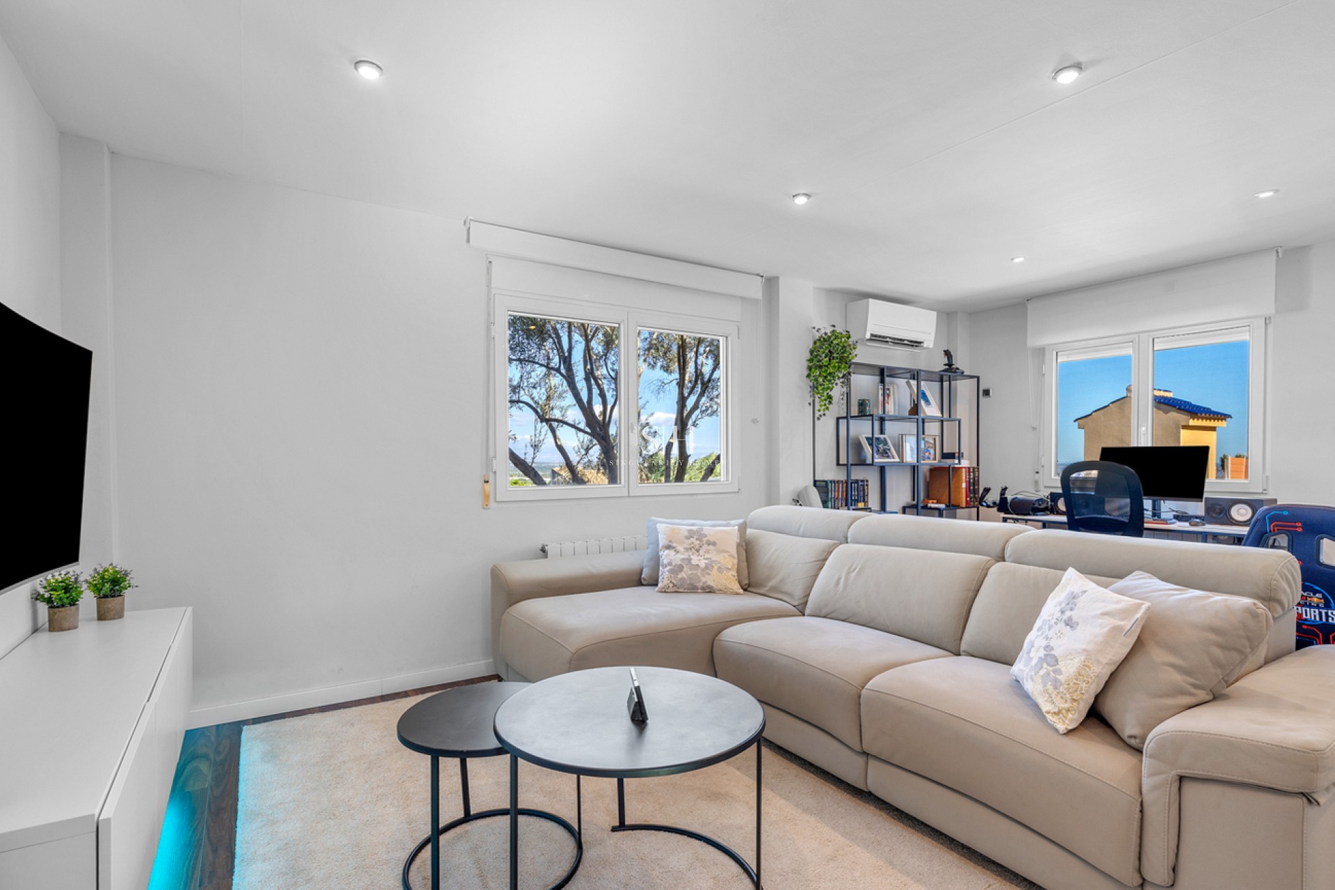 Resale - Villa - Ciudad De Las Comunicaciones - Costa Blanca