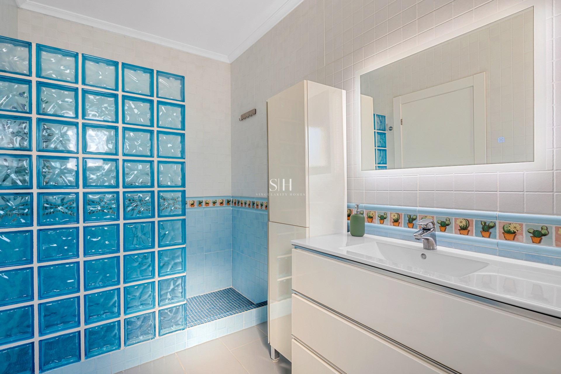Resale - Villa - Ciudad De Las Comunicaciones - Costa Blanca