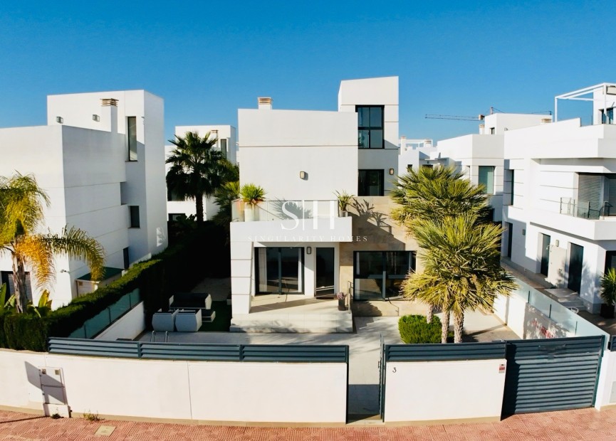 Resale - Villa - Ciudad Quesada