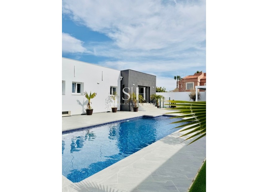 Resale - Villa - Ciudad Quesada