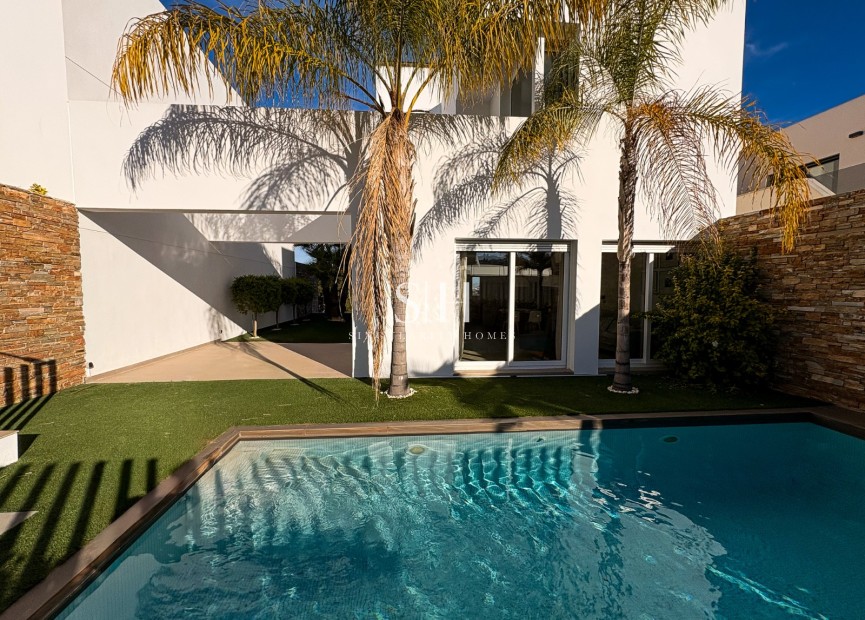 Resale - Villa - Ciudad Quesada