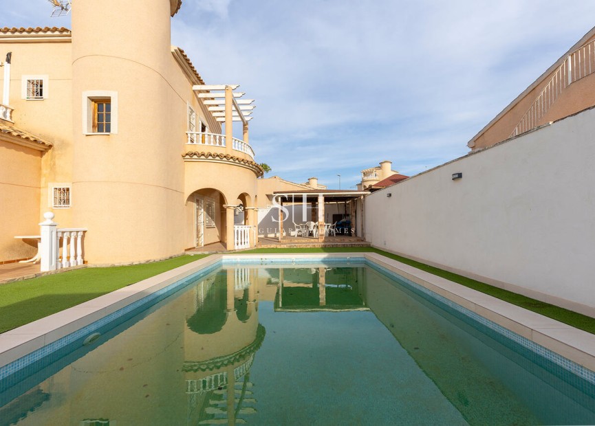 Resale - Villa - Ciudad Quesada