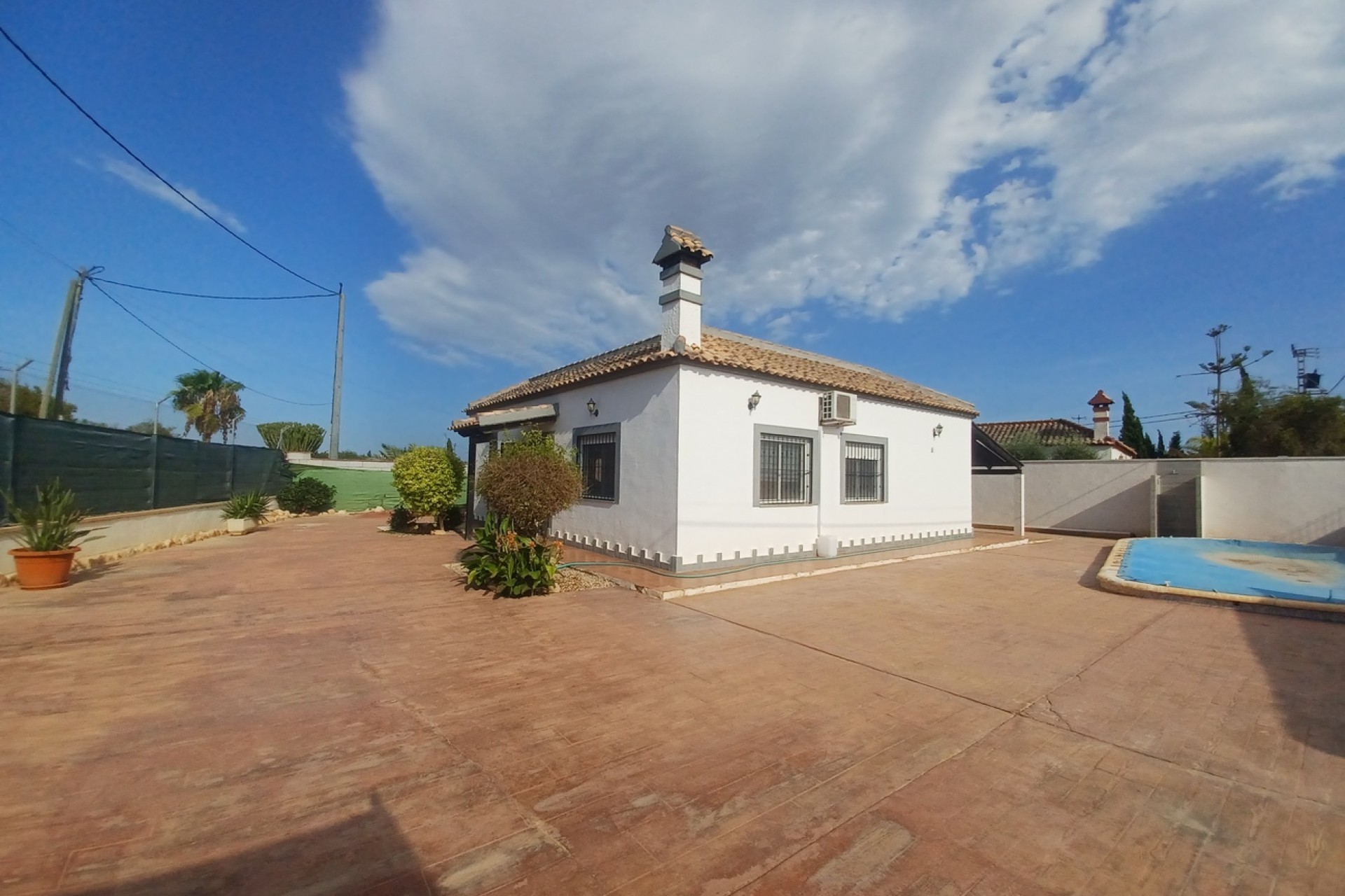 Resale - Villa - cuevas de marin - Inland