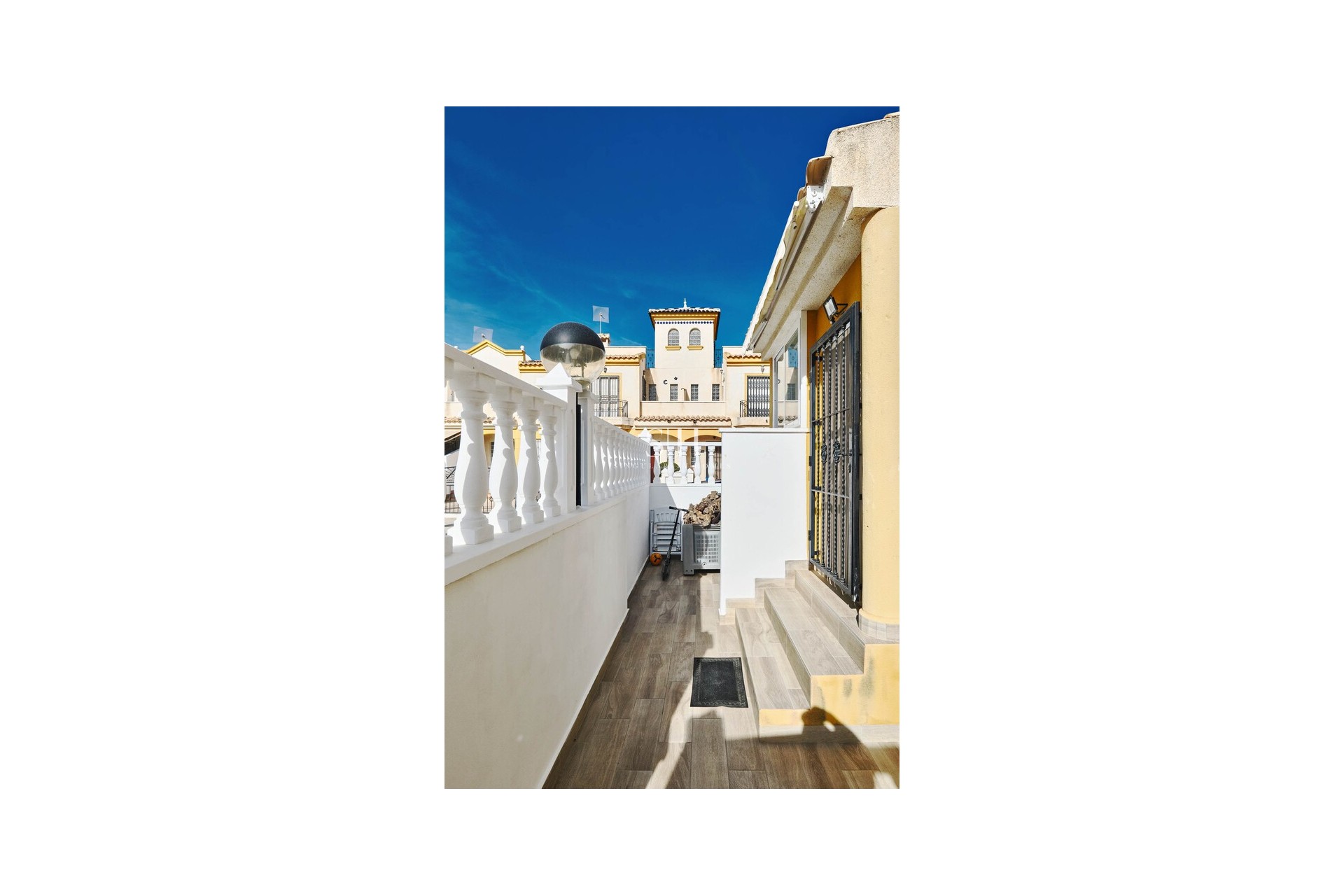 Resale - Villa - Guardamar del Segura - EL RASO