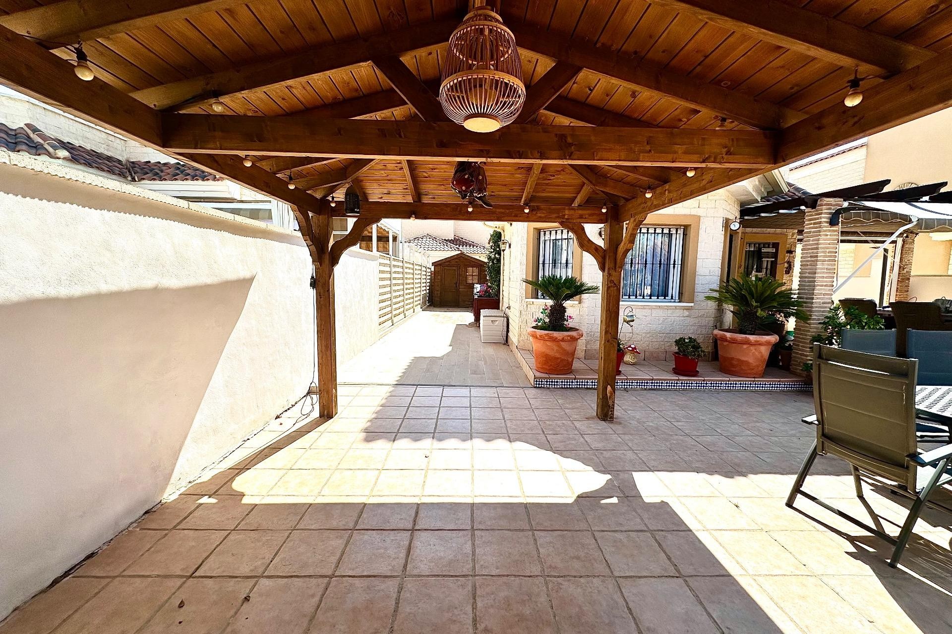 Resale - Villa - Guardamar del Segura - EL RASO