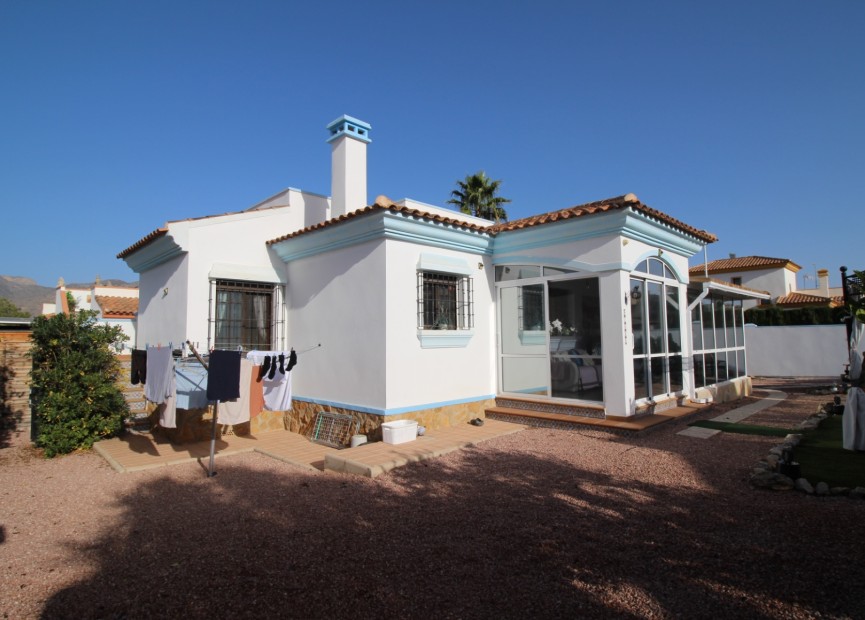 Resale - Villa - Hondón de las Nieves - Inland