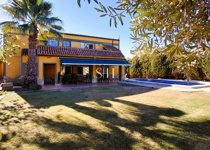 Resale - Villa - La Marina