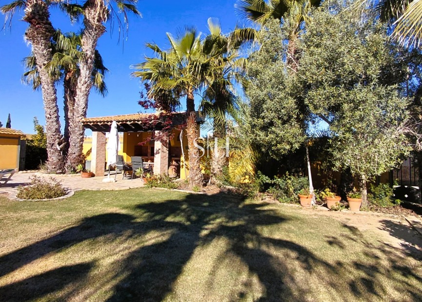 Resale - Villa - La Marina