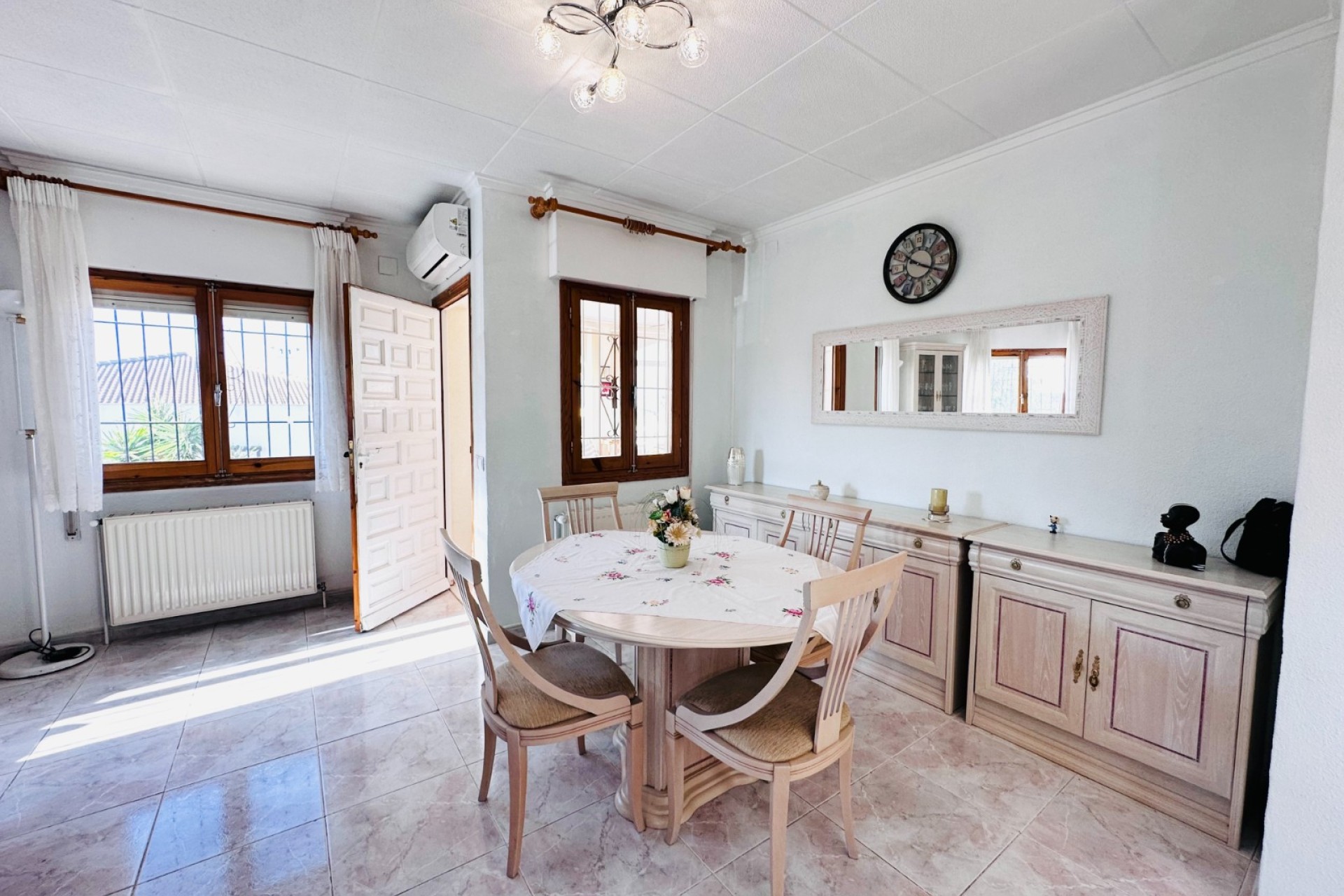 Resale - Villa - La Siesta - Costa Blanca