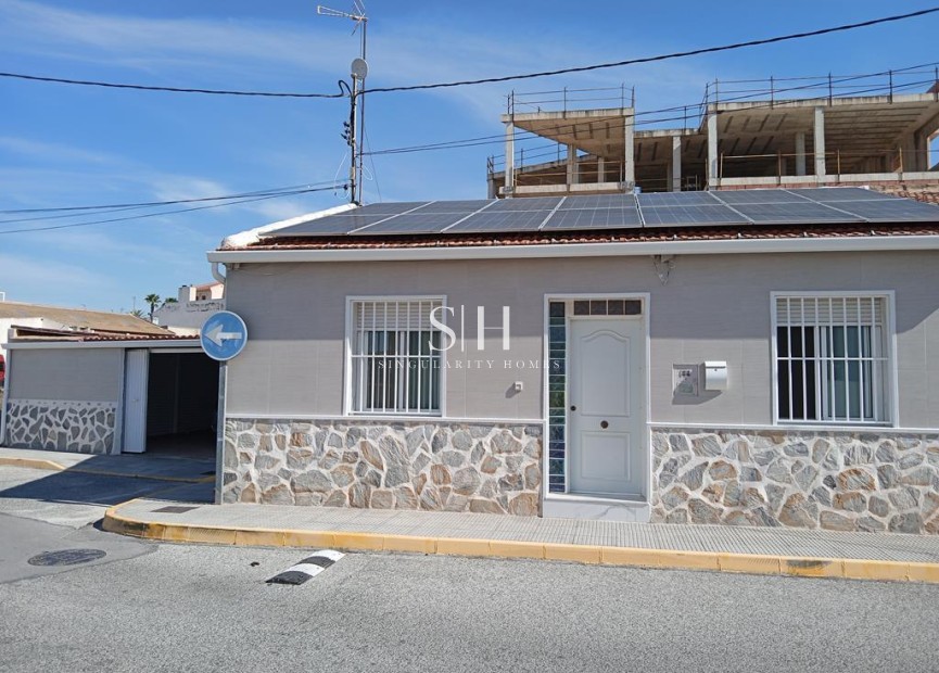 Resale - Villa - Los Montesinos - PUEBLO CENTRO