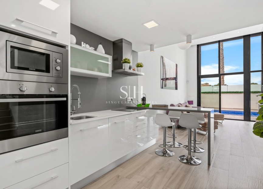 Resale - Villa - Orihuela Costa - Cabo Roig