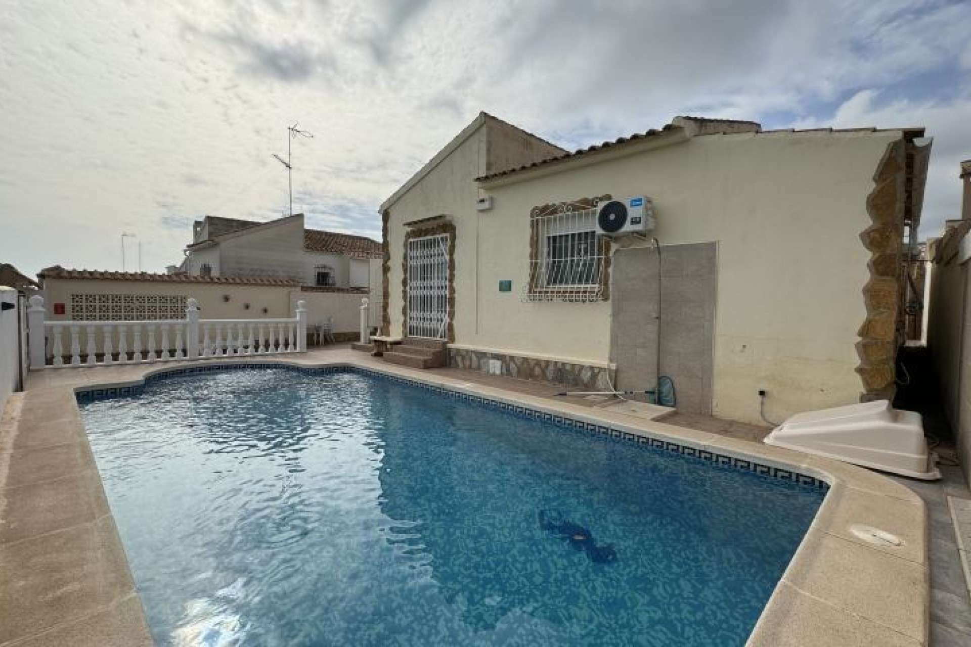 Resale - Villa - Orihuela Costa - Costa Blanca