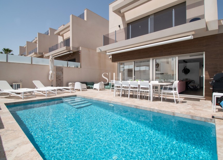 Resale - Villa - Orihuela Costa - Costa Blanca