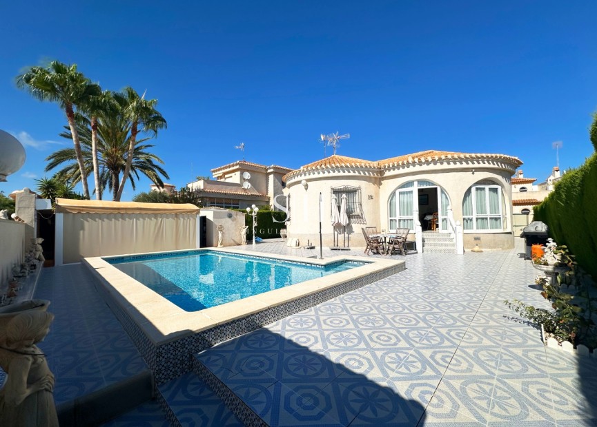 Resale - Villa - Orihuela Costa - Costa Blanca