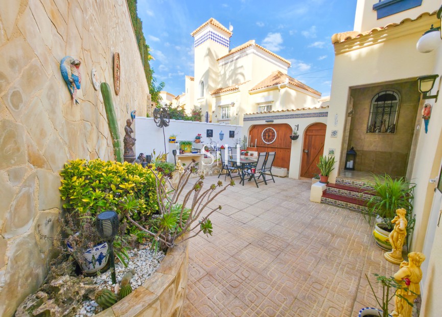 Resale - Villa - Orihuela Costa - Costa Blanca