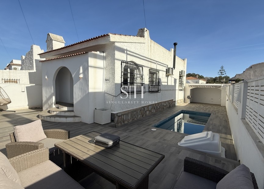 Resale - Villa - Orihuela Costa - Costa Blanca