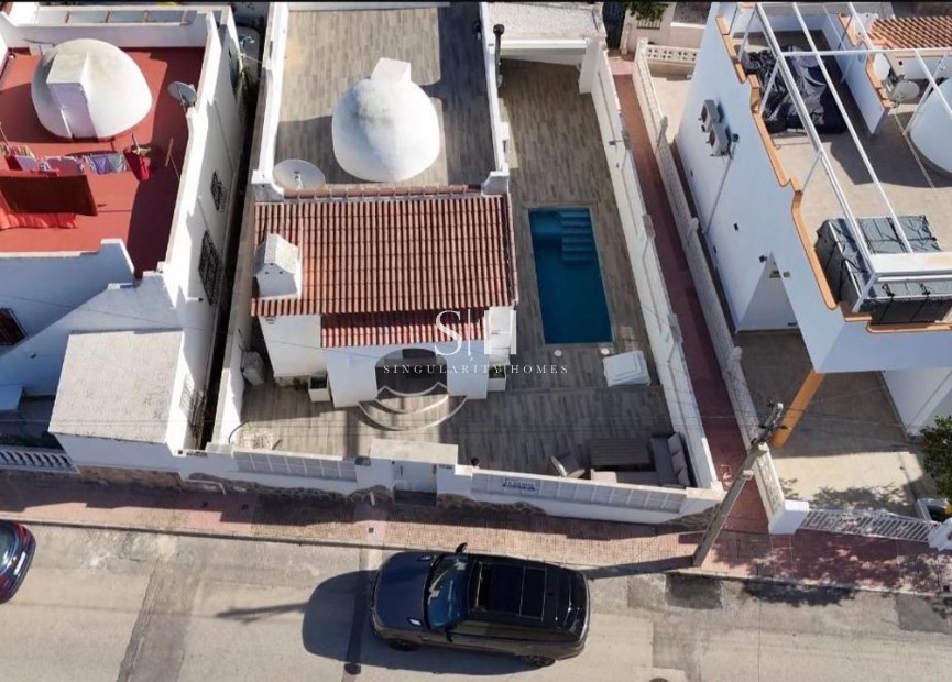 Resale - Villa - Orihuela Costa - Costa Blanca