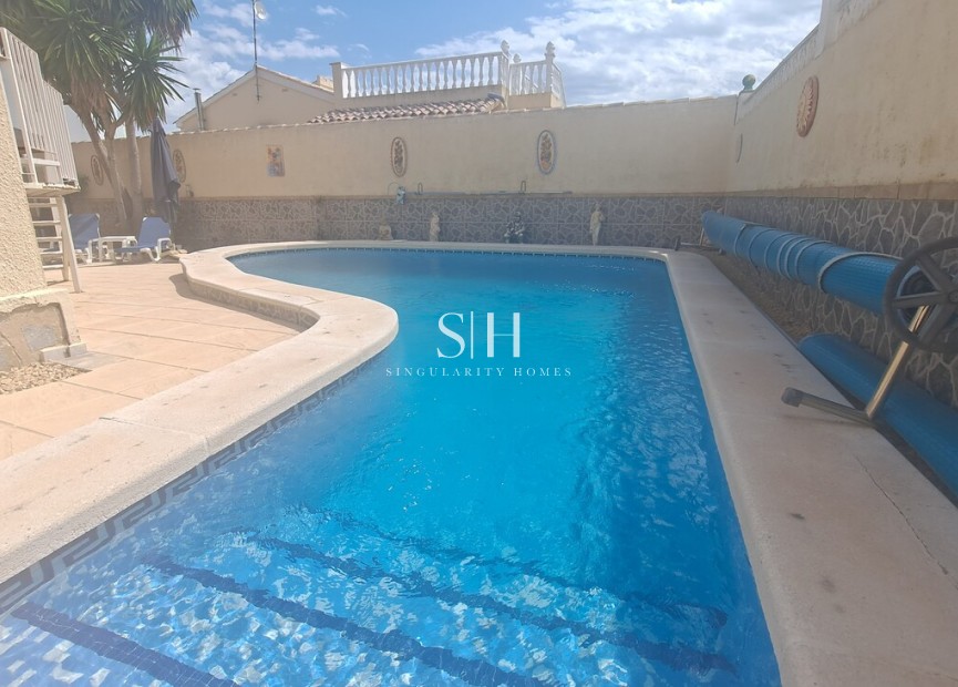 Resale - Villa - Orihuela Costa - Costa Blanca
