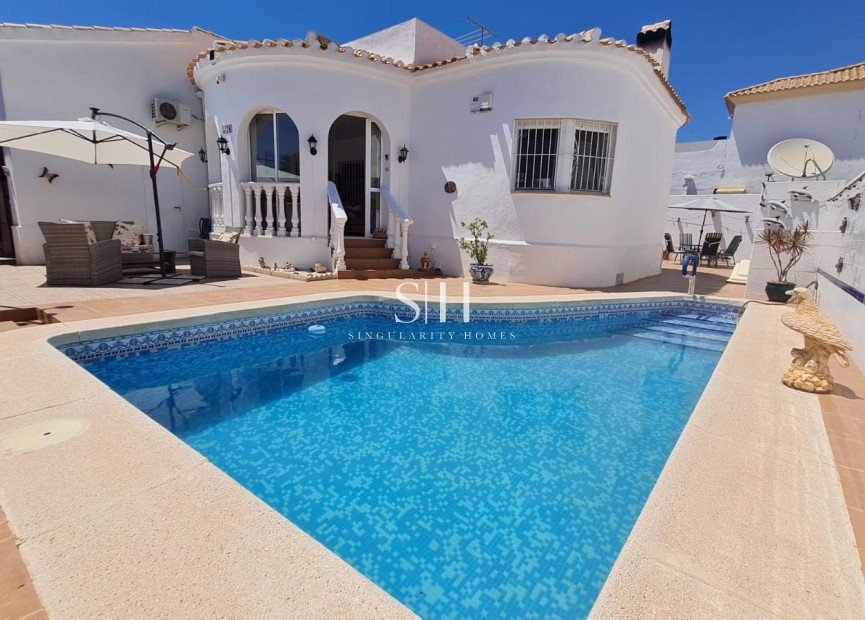 Resale - Villa - Orihuela Costa - Costa Blanca