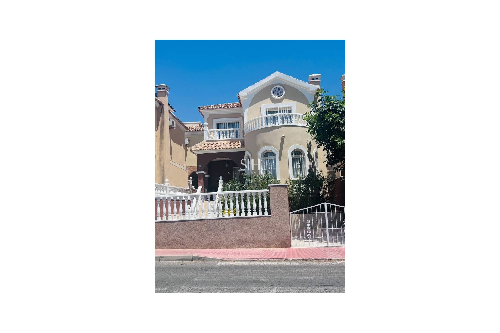 Resale - Villa - Orihuela Costa - Costa Blanca