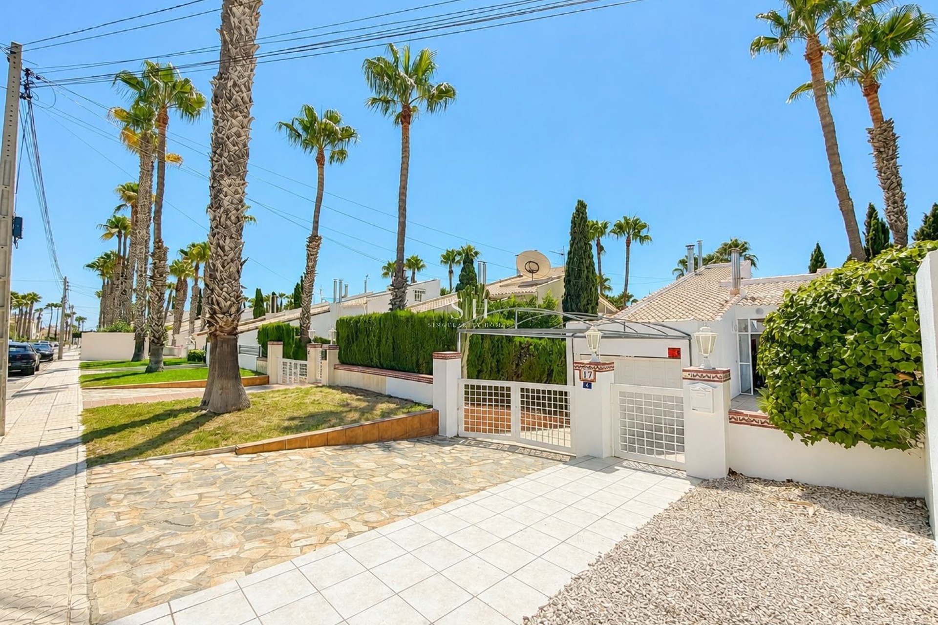 Resale - Villa - Orihuela Costa - Costa Blanca
