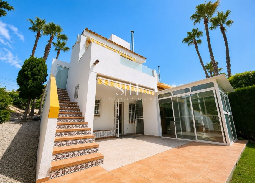 Resale - Villa - Orihuela Costa - Costa Blanca
