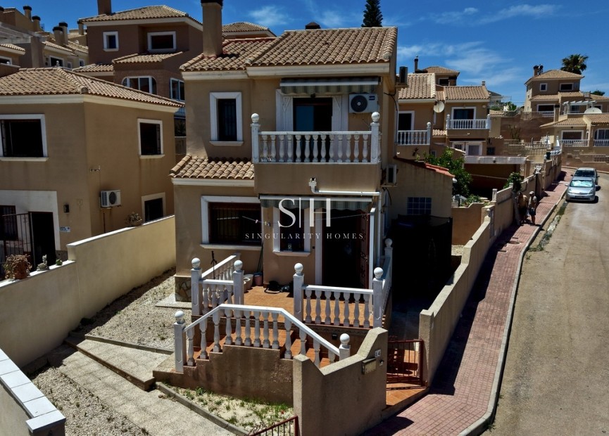 Resale - Villa - Orihuela Costa - Costa Blanca