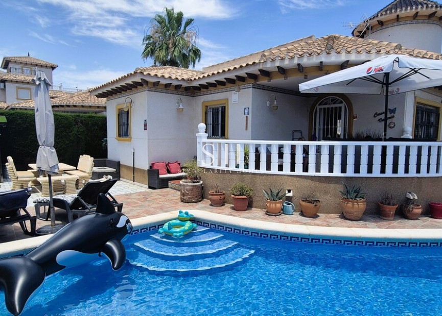 Resale - Villa - Orihuela Costa - Costa Blanca