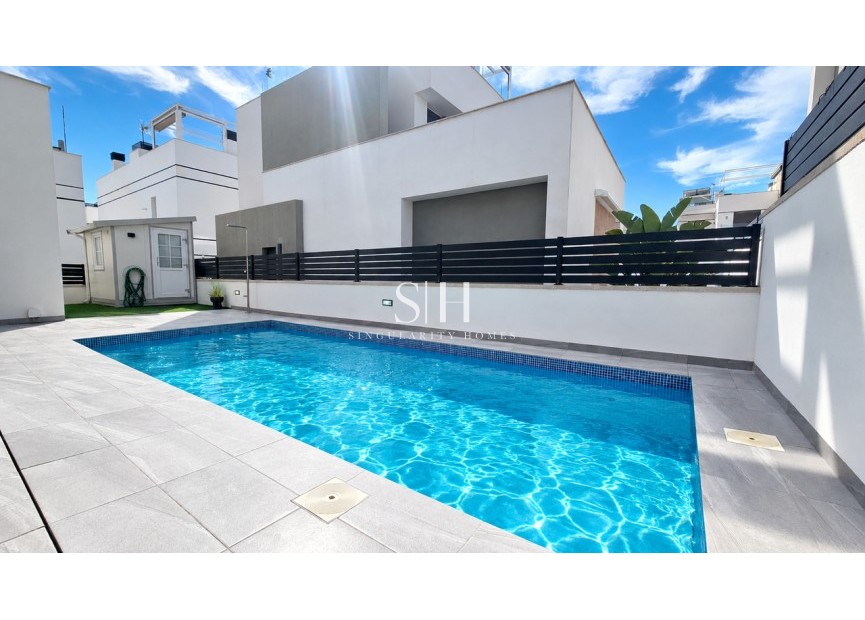 Resale - Villa - Orihuela Costa - Costa Blanca