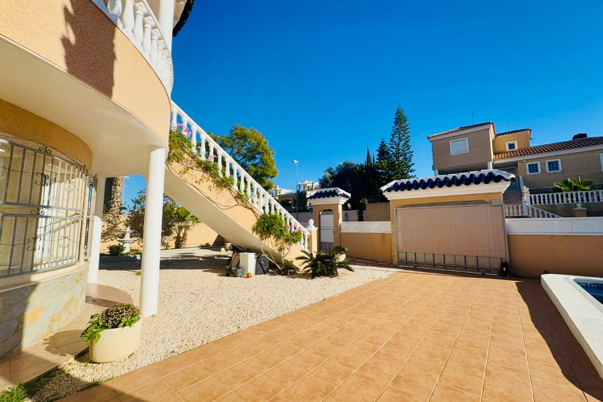 Resale - Villa - Orihuela Costa - La Florida