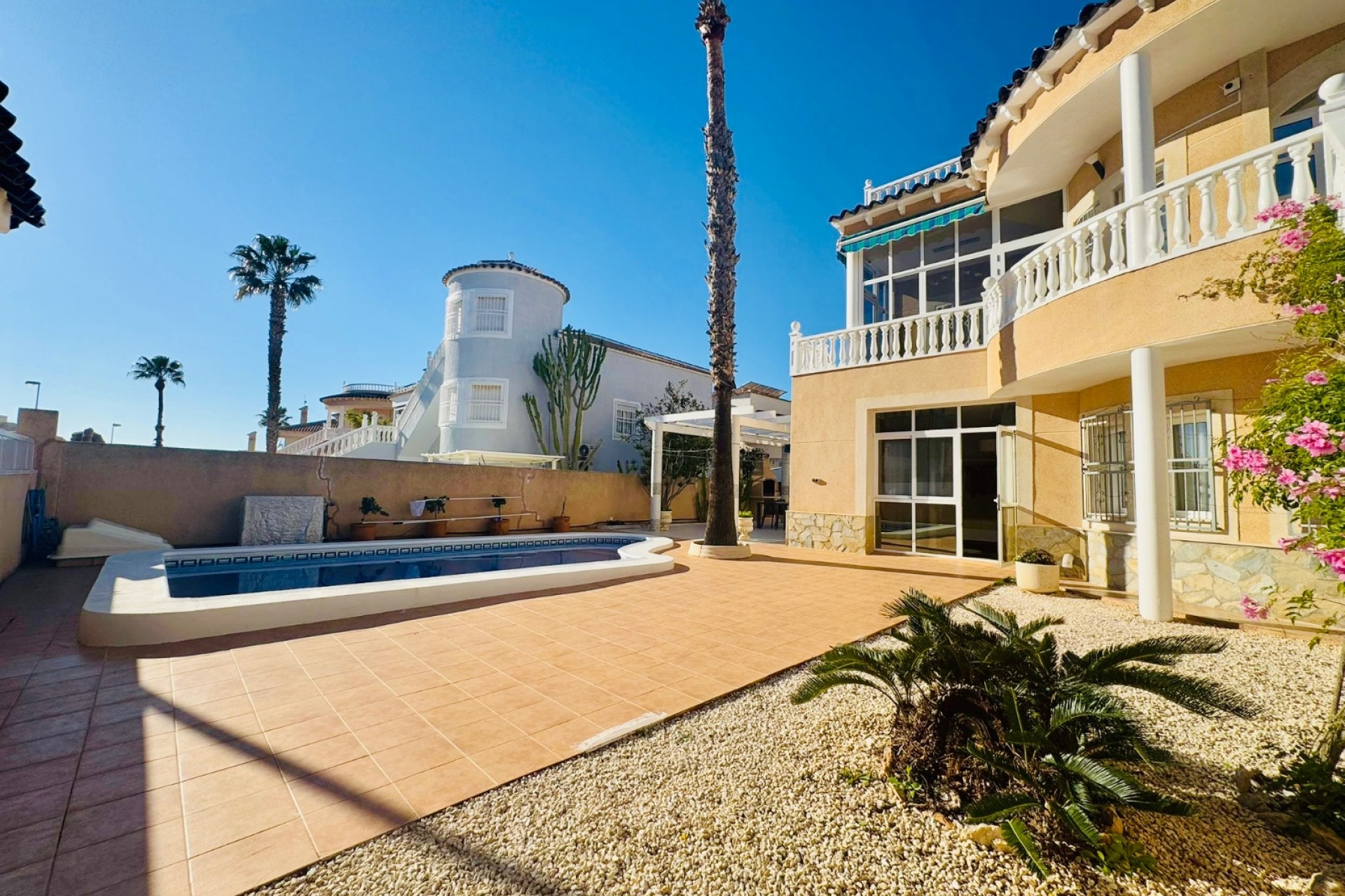 Resale - Villa - Orihuela Costa - La Florida