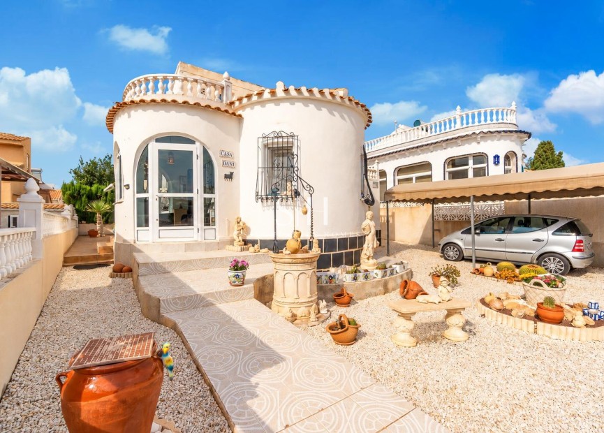 Resale - Villa - Orihuela Costa - La Florida