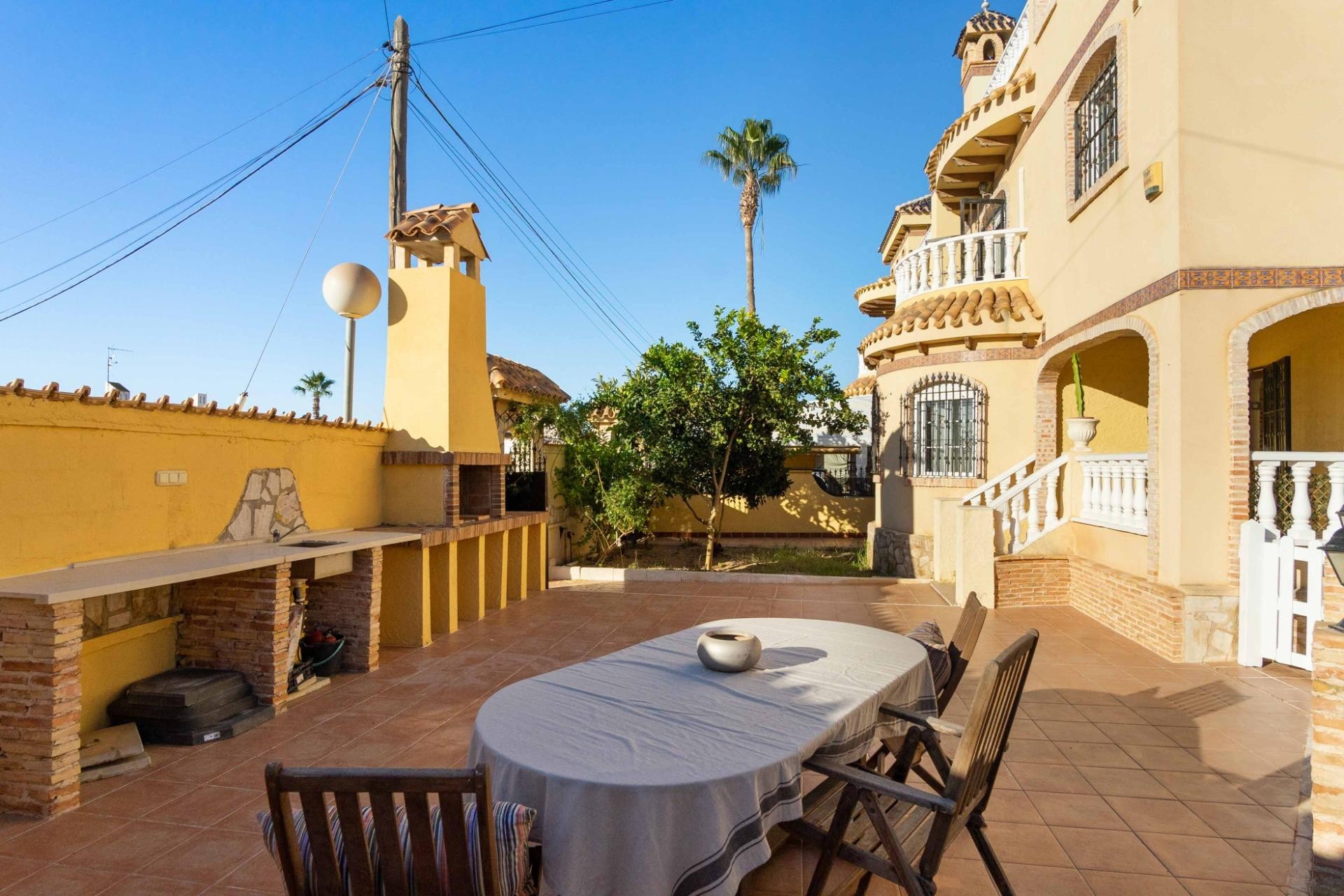 Resale - Villa - Orihuela Costa - La Florida