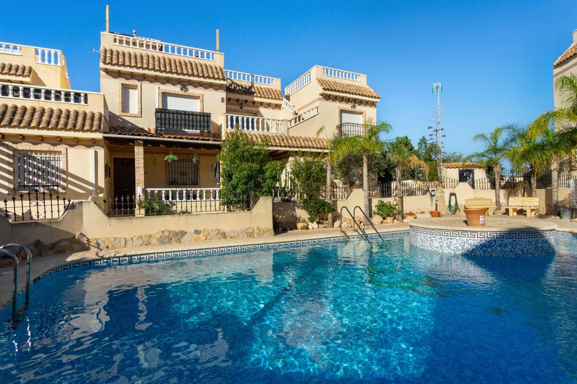 Resale - Villa - Orihuela Costa - La Florida