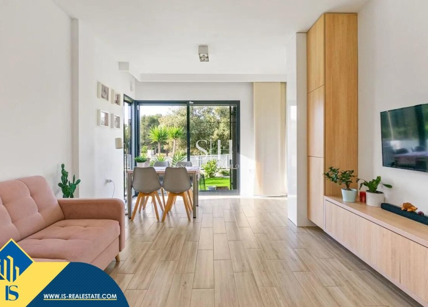 Resale - Villa - Orihuela Costa - La Regia