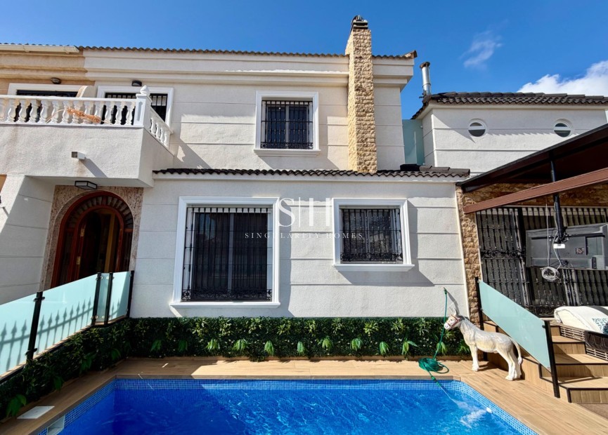 Resale - Villa - Orihuela Costa - La Zenia