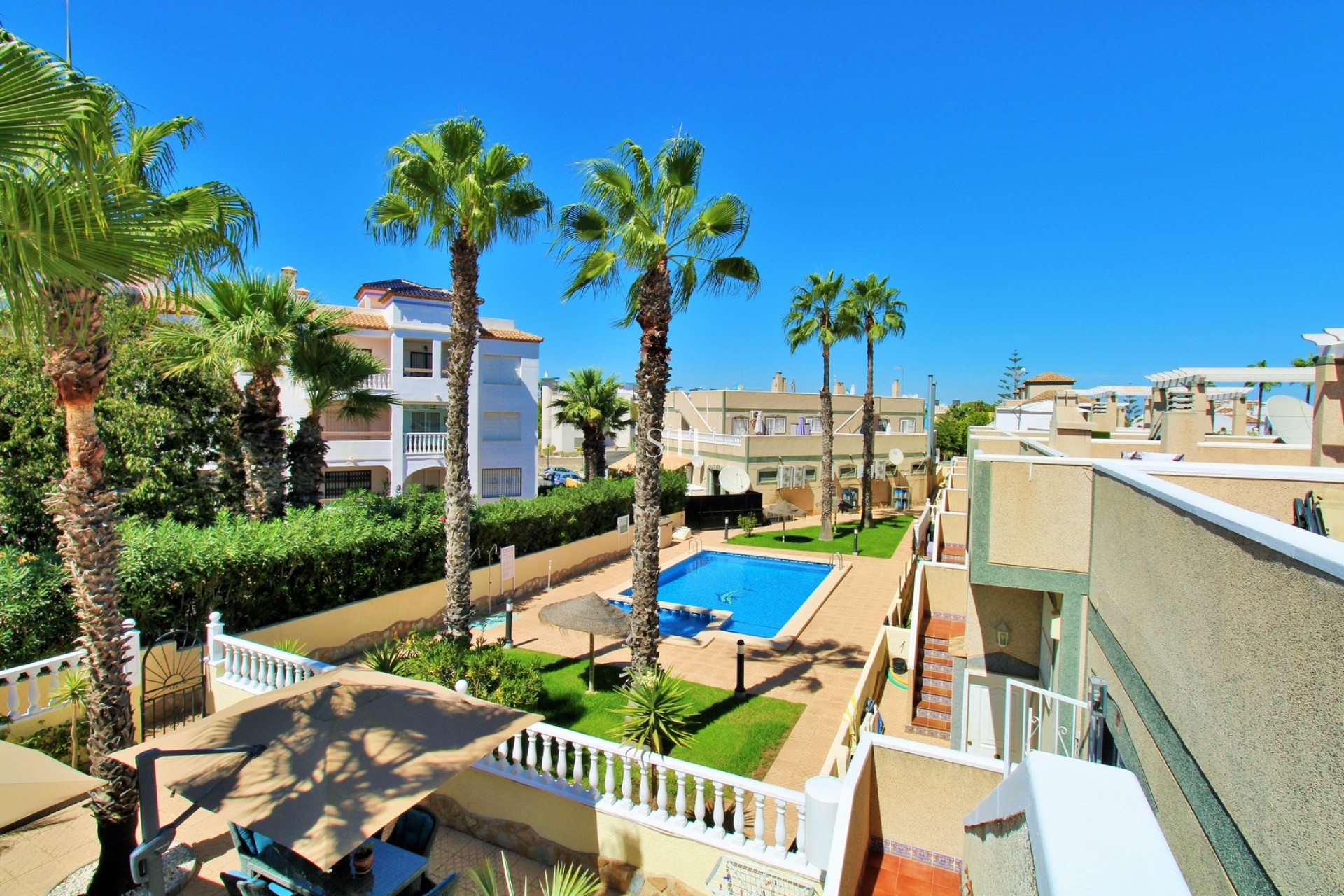 Resale - Villa - Orihuela Costa - Las Violetas