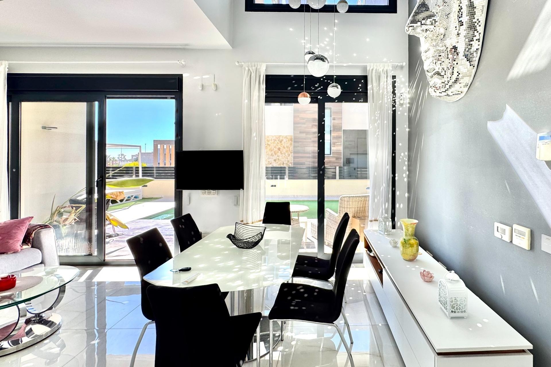 Resale - Villa - Orihuela Costa - Lomas de Cabo Roig