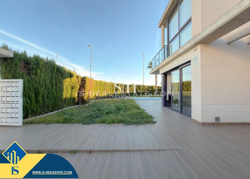 Resale - Villa - Orihuela Costa - Lomas de Cabo Roig